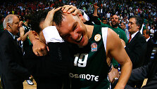 &Scaron;arūnas Jasikevičius triumfuoja Eurolygos finale 2009 m.