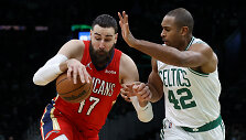 Jonas Valančiūnas prie&scaron; Alą Horfordą