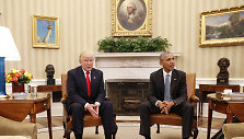 Donaldas Trumpas ir Barackas Obama Baltuosiuose Rūmuose