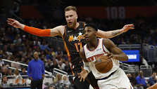 Ignas Brazdeikis ginasi prie&scaron; RJ Barrettą