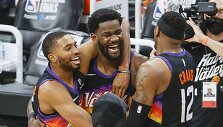 Mikalas Bridgesas (kairėje) ir Deandre Aytonas