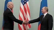 Joe Bidenas ir Vladimiras Putinas 2011 metais