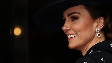 ADRIAN DENNIS / AFP
