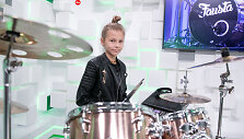 15min studijoje jaunoji būgnininkė Fausta &Scaron;ukytė