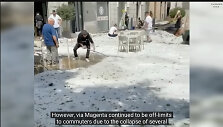 Liepos vidury italai turėjo valyti sniegą nuo &scaron;aligatvių, užuot mėgavęsi vasariška šiluma
