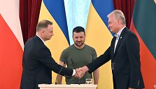 Lenkijos prezidentas Andrzejus Duda, Ukrainos lyderis Volodymyras Zelenskis, Lietuvos prezidentas Gitanas Nausėda