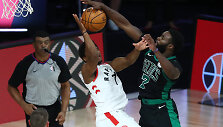 &bdquo;Raptors&ldquo; atsidūrė nepavydėtinoje padėtyje serijoje su &bdquo;Celtics&ldquo;