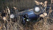 Automobilis vandenyje