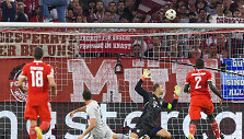 Robertas Lewandowskis spiria vir&scaron; vartų