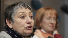 Liudmila Ulickaja (kairėje)
