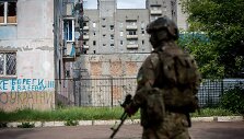 Ukrainos fronte esančio miestelio kasdienybė
