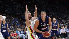 Kontrolinės rungtynės Belgrade: Serbija &ndash; Lietuva. Domantas Sabonis ir Nikola Jokičius.