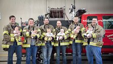 Ugniagesiai su vaikais