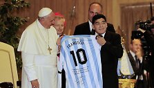 Popiežius Pranci&scaron;kus ir Diego Maradona