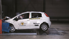 &bdquo;Fiat Punto&ldquo; pirmą kartą &bdquo;Euro NCAP&ldquo; istorijoje nepelnė nė vienos žvaigždutės