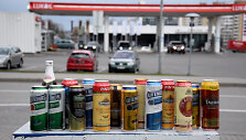 Eksperimento metu nepilnamečiai bandė nusipirkti alkoholinių gėrimų.