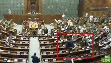 Indijos parlamente įsibrovėlis už&scaron;oko ant stalo