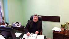 Paįstrio seniūnas Virginijus &Scaron;ležas įsitikinęs, kad i&scaron;plitusį alkoholizmą pažaboti padėtų pigaus alkoholio, vadinamo dūkstu, draudimas.