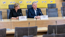 Au&scaron;rinės Norkienės ir Kęstučio Tubio spaudos konferencija