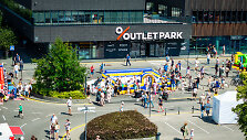 &bdquo;Ogmios miesto&ldquo; &bdquo;Gimtadienis ant žolės&ldquo; kels nuotaiką ir mažins kainas: &bdquo;Outlet Park&ldquo; pasitiks su &scaron;ventiniu i&scaron;pardavimu