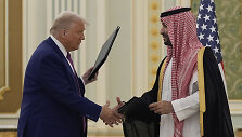 JAV prezidentas Donaldas Trumpas ir Saudo Arabijos kronprincas Mohammedas bin Salmanas / AP 