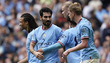 Ilkay Gundoganas pelnė abu įvarčius per &bdquo;Manchester City&ldquo; pergalę.