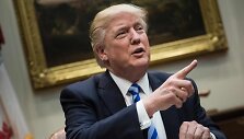 Donaldas Trumpas dažnai improvizuoja