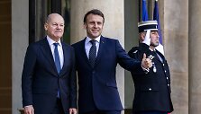 Olafas Scholzas ir Emmanuelis Macronas