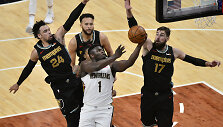 Jonas Valančiūnas ir kiti &bdquo;Grizzlies&ldquo; krep&scaron;ininkai nesustabdė Ziono Williamsono