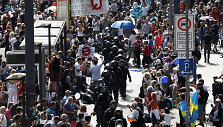 Berlyne žmonės protestuota prie&scaron; koronaviruso suvaržymus
