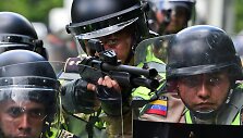 Venesuelos policija prie&scaron; demonstrantus panaudojo a&scaron;arines dujas