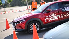 Vilniuje startavo &bdquo;Moterų ralis&ldquo;, į gatves i&scaron;važiavo 250 ekipažų