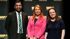  &Scaron;kotijos sveikatos apsaugos ministras H.Yousaf, Finansų ministrė K.Forbes ir Pirmoji ministrė A.Regan
