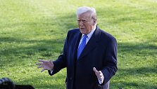 Mark Schiefelbein / AP