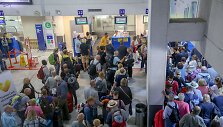 &bdquo;Thomas Cook&ldquo; sustabdė visus skrydžius