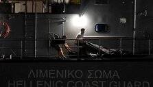 Žuvusių migrantų kūnai Graikijos pakrančių apsaugos laive