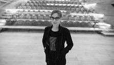 Lietuvos Nacionalinės kultūros ir meno premijos laureatės kompozitorė Žibuoklė Martinaitytė &bdquo;Hado zoną&ldquo; para&scaron;ė žemų instrumentų dažnių spektrui, &scaron;ioje kompozicijoje vos ne vos sublyksi auk&scaron;tosios natos
