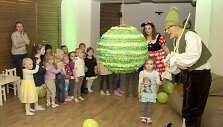 Kauno vaikai &scaron;ėliojo su pasakų personažais