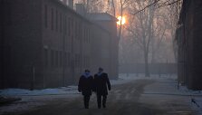 Au&scaron;vice praėjus 72 metams po i&scaron;vadavimo apsilankė buvę kaliniai