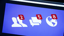 Toks vaizdas &bdquo;Facebook&ldquo; tinkle skatina į rankas griebti telefoną ir pasinerti į virtualų pasaulį