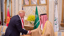 D.Trumpas ir Bahreino karalius Hamadas