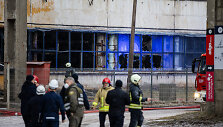 Kaune gamyklos teritorijoje po sprogimo dega keturių auk&scaron;tų pastatas
