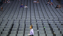 Koronavirusas uždaro NBA arenas
