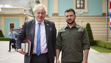 Borisas Johnsonas ir Volodymyras Zelenskis