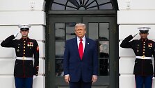 Donaldas Trumpas / Anna Rose Layden - Pool via CNP / ZUMAPRESS.com