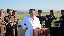 Kim Jong Unas stebėjo zenitinės gynybos sistemos bandymą