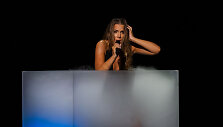N&oslash;ra Blu &bdquo;Hold My Own&ldquo;