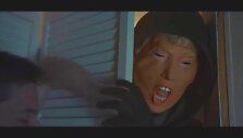 Donaldo Trumpo kauke prisidengęs žudikas i&scaron;galvoto siaubo filmo &bdquo;2016&ldquo; anonse