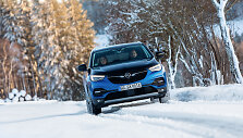&bdquo;Opel Grandland X Hybrid4&ldquo;