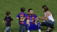 Lionelis Messi ir Antonella Roccuzzo su sūnumis